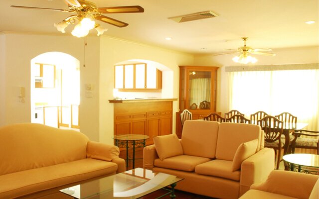 Seastar Hotel And Service Apartment