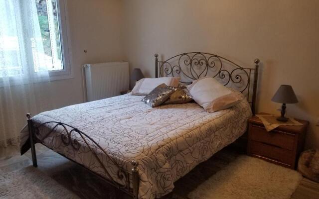 Angela Hilltop Apt 1