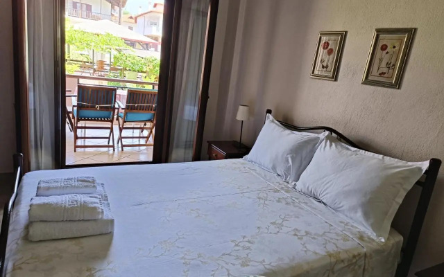 Voula Kourbeti Apartments