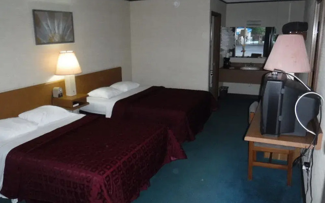 Colonial Mountain Inn