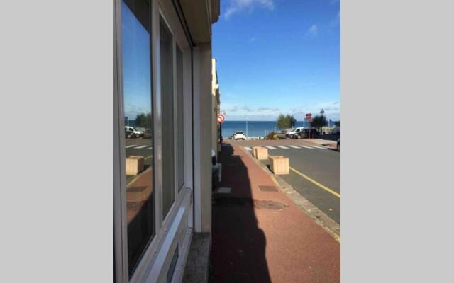 SOUPLEX 50m de la plage et des commerces