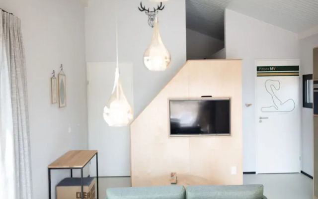Modern Lodge With Dishwasher, Near the Sea