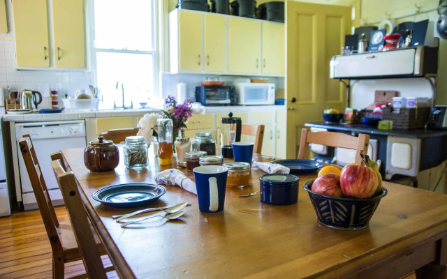 Laura's Bed & Breakfast