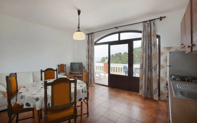 Star - With Swimming Pool - A3 Ruzmarin