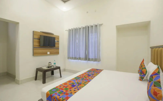 Fabhotel Downtown Residency