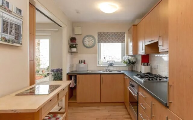 2 Bed Apartment Heart Of Edinburgh