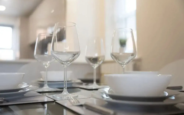 Host Stay Oriel Close