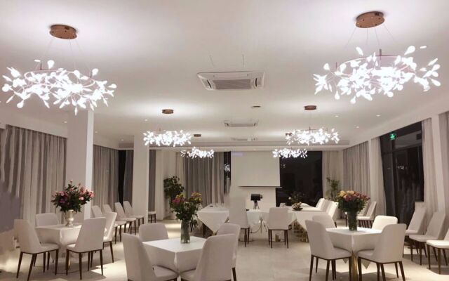 Garden Villa Collection