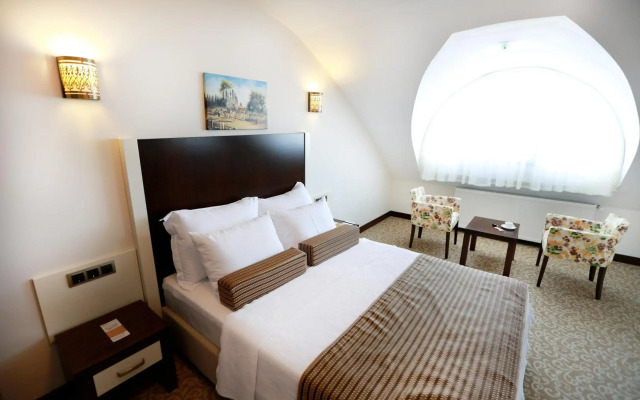 Lavin Otel