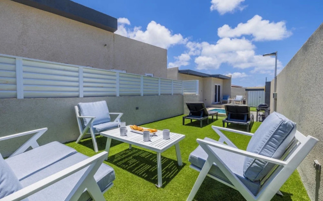 Brand NEW 1br2ba w Privatepool in Amazing Location