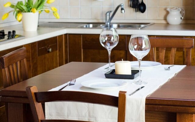 JOIVY Attic on the Lake