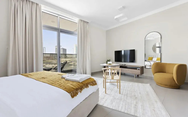 Spacious Studio in Art Gardens Gym Pool