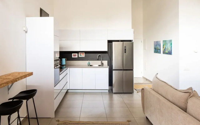 Cozy 2BDR with Parking