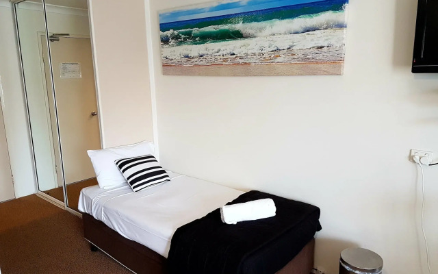 Outrigger Burleigh