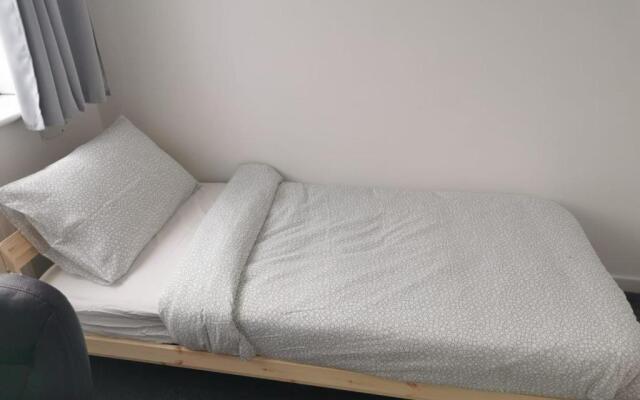 Room very close to East Dulwich Station