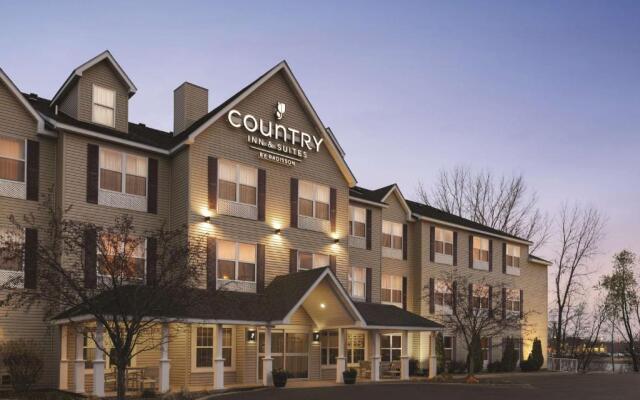 Country Inn & Suites by Radisson, Forest Lake, MN