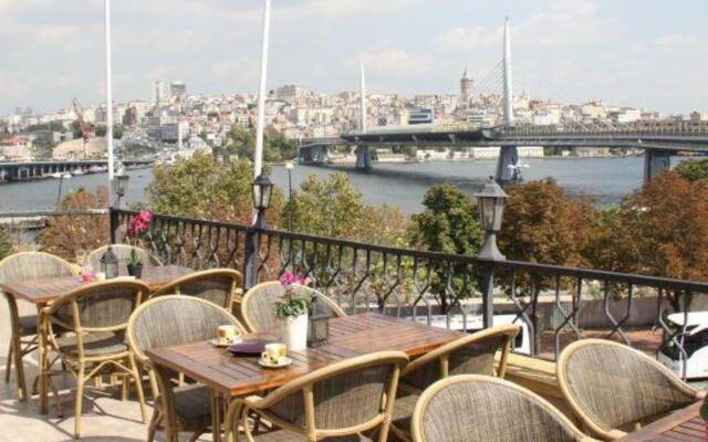 Roof Istanbul Hotel