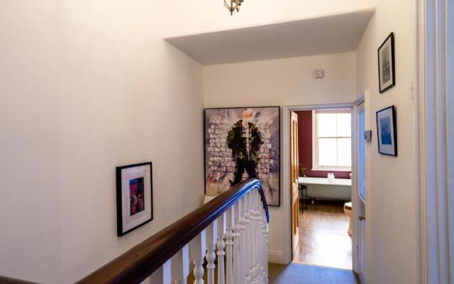 25 Avenue Terrace