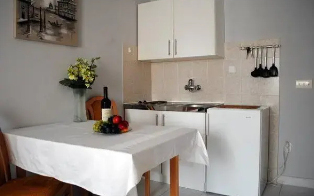Veronica V Guest House