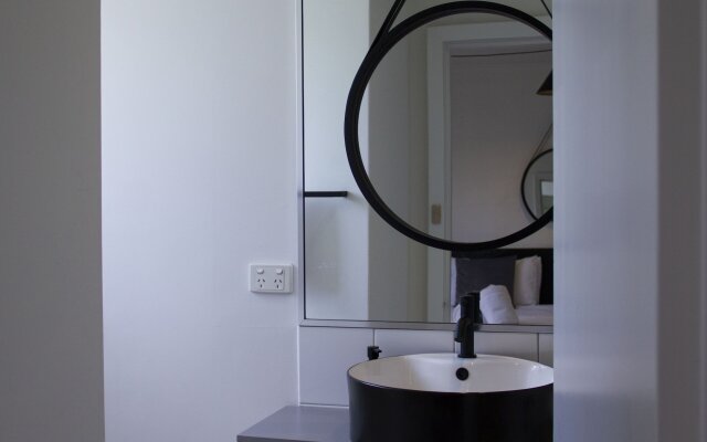 SoYa on Davis Apartment Hotel