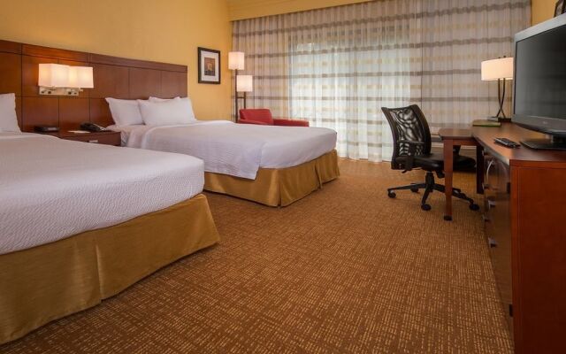 Courtyard Williamsburg Busch Gardens Area