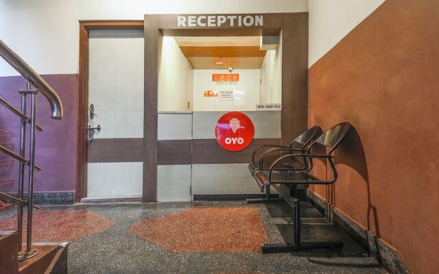 OYO 18369 Hotel Golden Peak