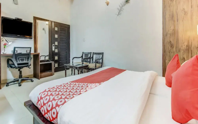 OYO 27999 Hotel Deep