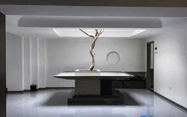 Xiaoqiao Liushui Renjia Inn