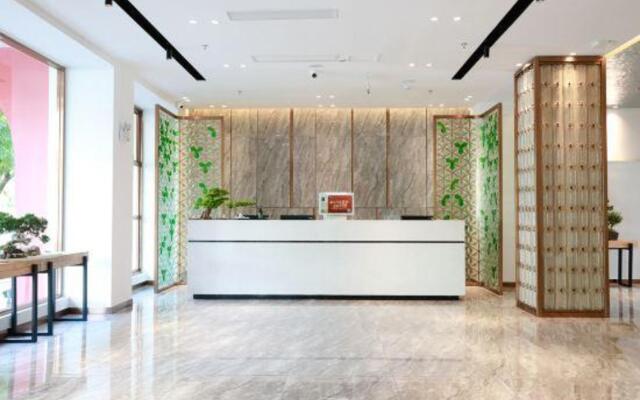 Ziyoudao Hotel (Haikou Haixiu Road Riyue Duty Free Shop)
