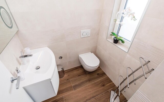 Awesome Home in Opatija with WiFi, Hot Tub & Sauna