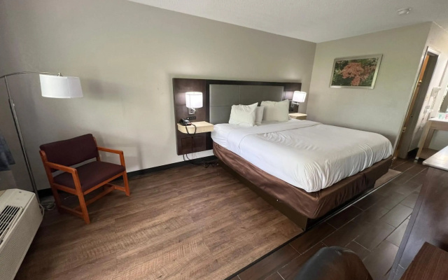 Americas Best Value Inn & Suites Monroe