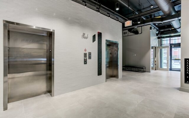 Luxury Apt Near Convcenter, Stadiums, & Harbor