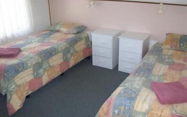 Black Swan Motor Inn