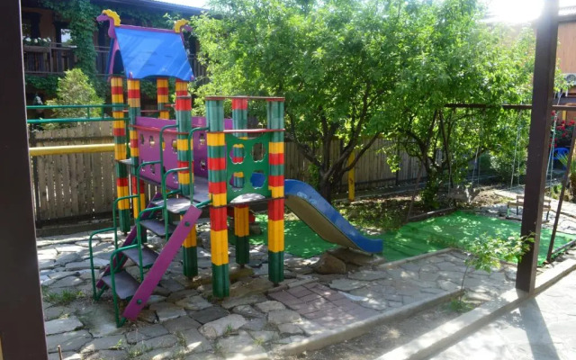 Guest house on Mikhailovskii