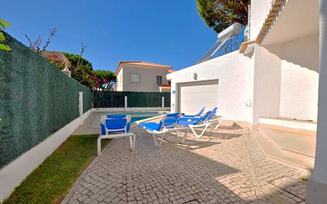 Private Pool Villa Walking Distance to Local Amenities