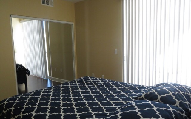 2 Bed 2 Bath in Studio City