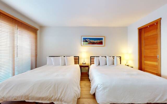 Snowcreek V #784 2 Bedroom Condo by RedAwning