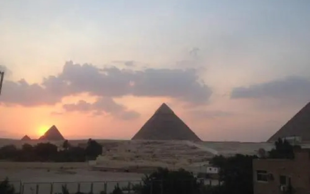 Pyramids Loft Homestay