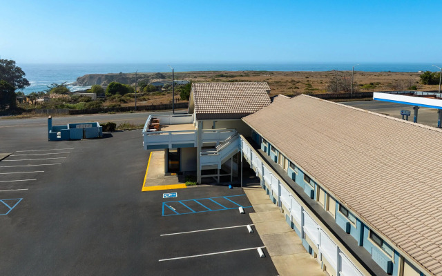 Super 8 by Wyndham Fort Bragg