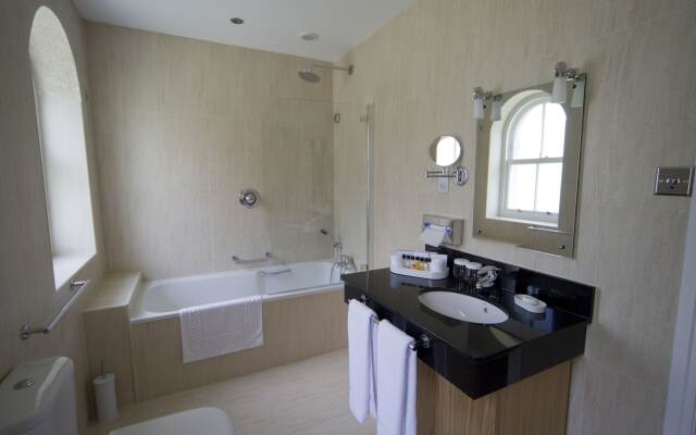 Oakley Hall Hotel