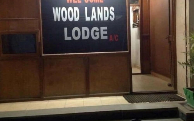 Woodlands Lodge By Iroomz