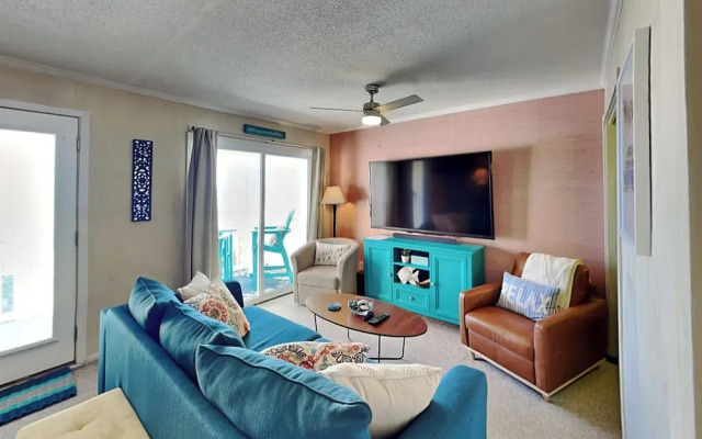 Tropical Winds by Carolina Retreats