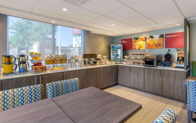 Comfort Suites Downtown