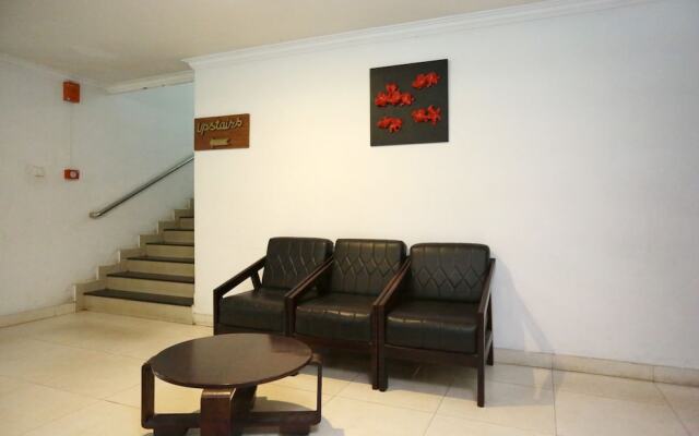 Oyo 15992 Central Hotel