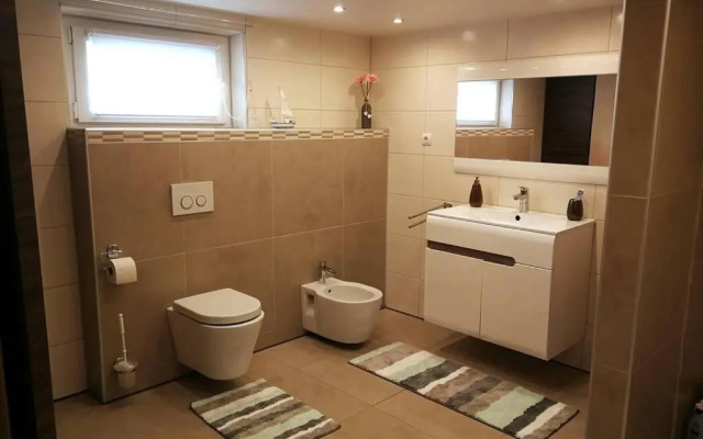 Ferienwohnung mit Sauna und schönem Garten