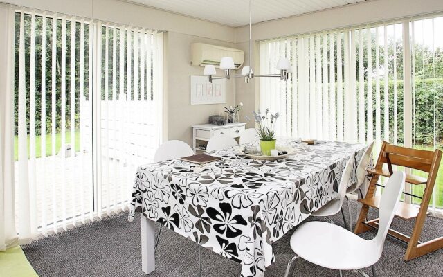 Peaceful Holiday Home in Vinderup With Roofed Terrace