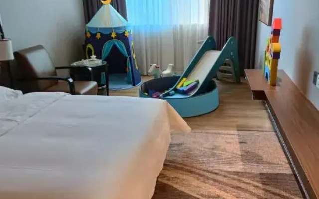 Golden LEAF Hotel