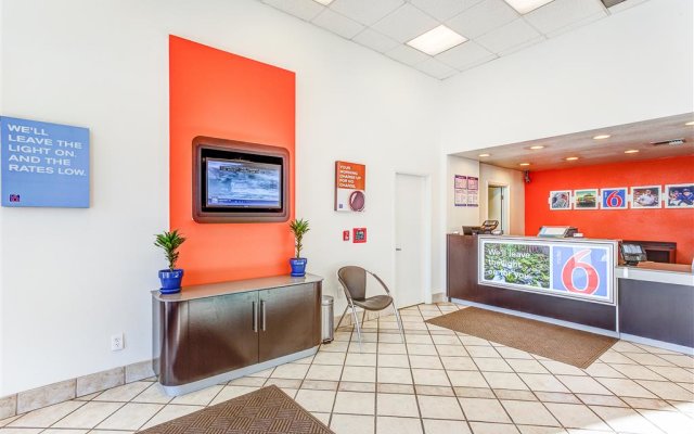 Motel 6 Tigard, OR - Portland South - Lake Oswego