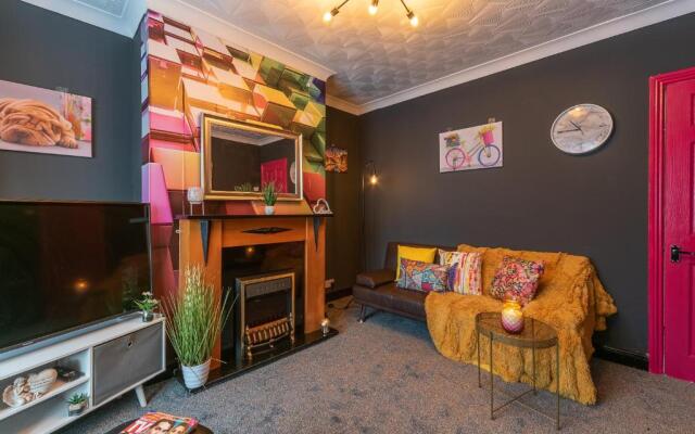 J's FrEsH Newly RefurB 2 Bedroom Garden Parking