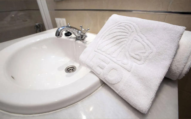 Leo Isla Canela Selection